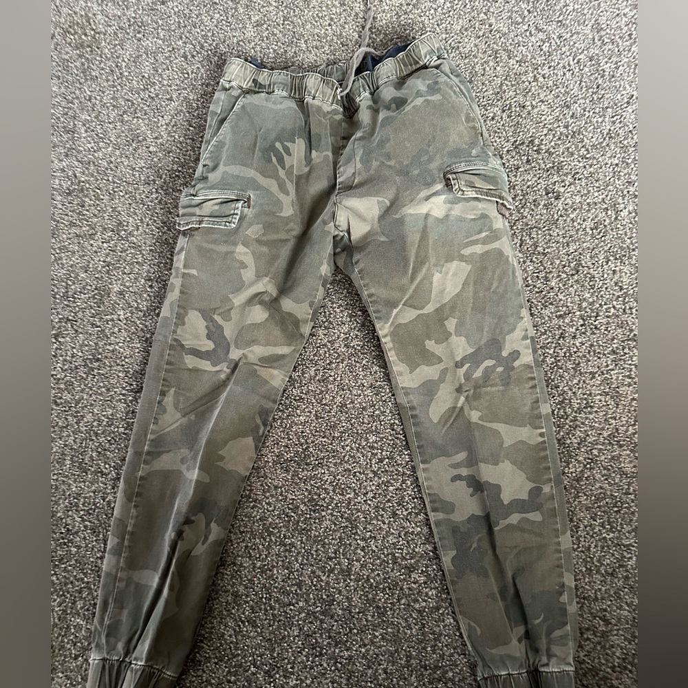 Bullhead denim company camouflage cargo pants